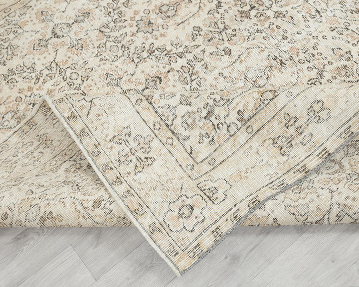 Beige Oushak Rug 6' 11" x 10' 4" | No. VR51862