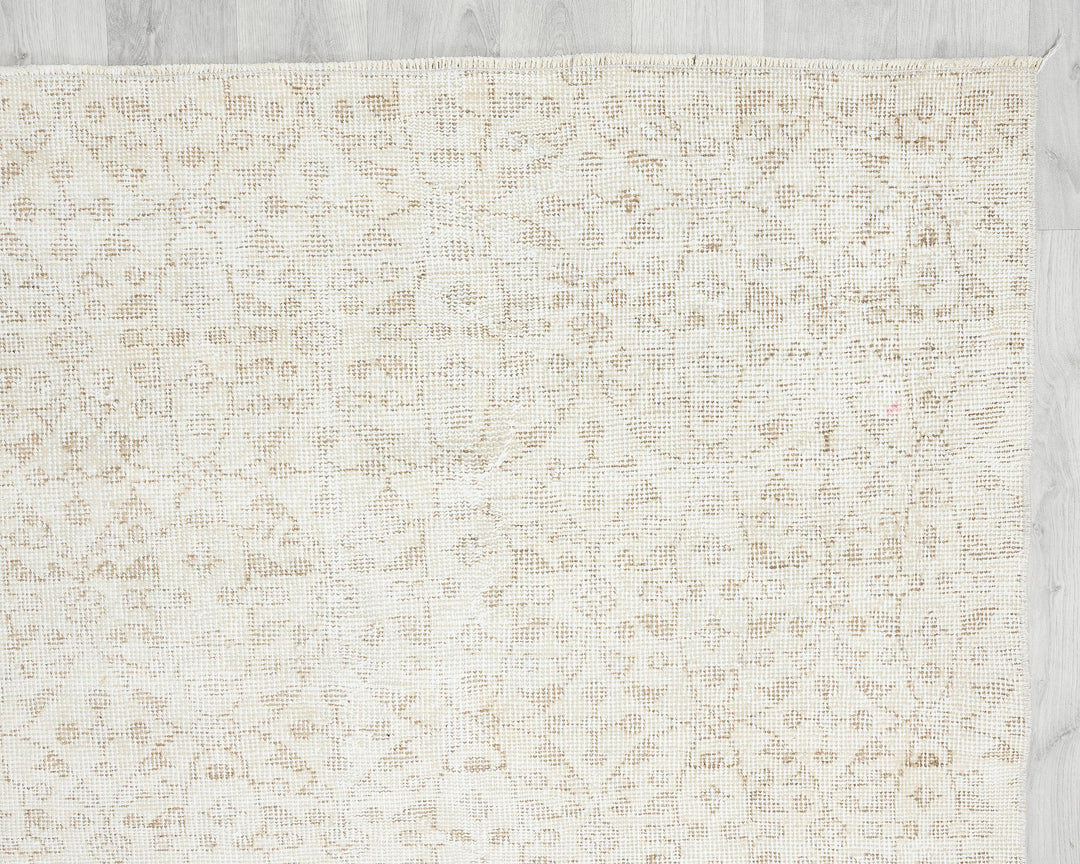 Beige Oushak Rug 6' 11" x 10' 2" | No. VR45539