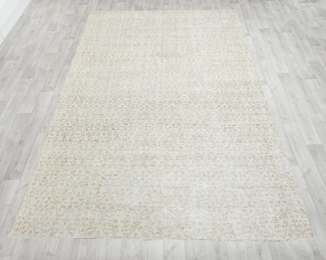 Beige Oushak Rug 6' 11" x 10' 2" | No. VR45539