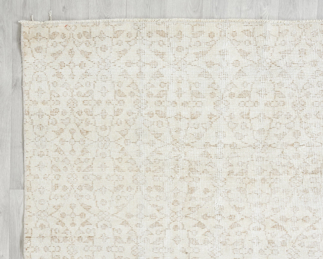 Beige Oushak Rug 6' 11" x 10' 2" | No. VR45539