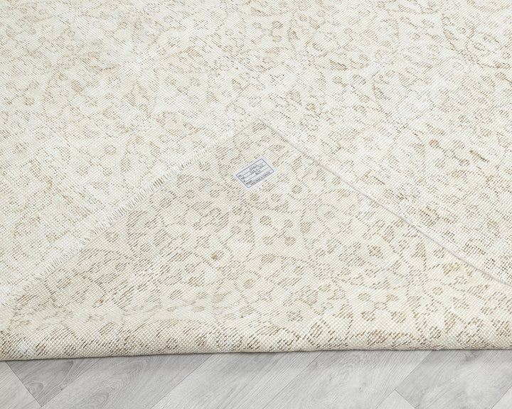 Beige Oushak Rug 6' 11" x 10' 2" | No. VR45539
