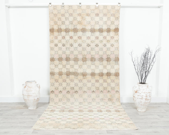 Neutral Oushak Rug 4' 8" x 10' | No. VR72839