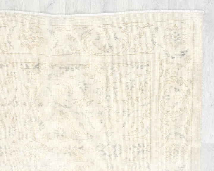 Beige Oushak Rug 5' 6" x 8' 11" | No. VR13363