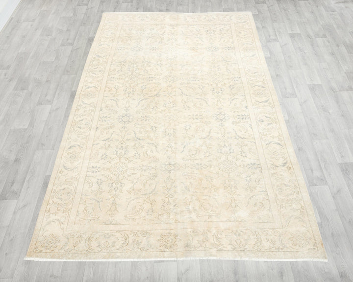 Beige Oushak Rug 5' 6" x 8' 11" | No. VR13363
