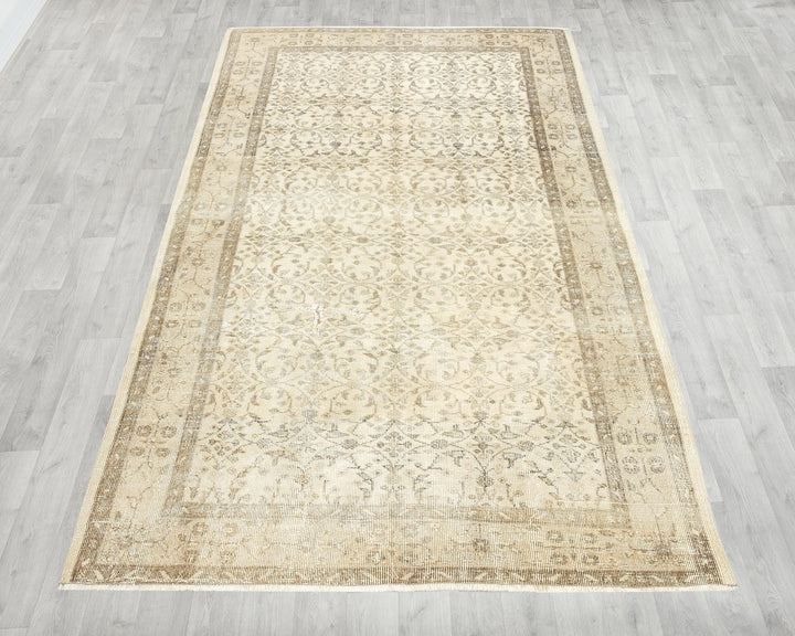 Neutral Oushak Rug 4' 8" x 7' 10" | No. VR24137