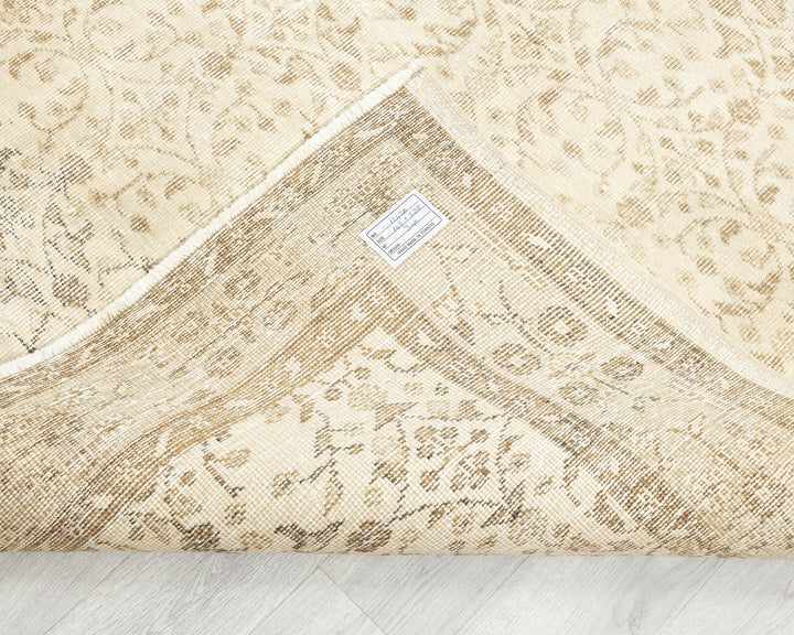 Neutral Oushak Rug 4' 8" x 7' 10" | No. VR24137