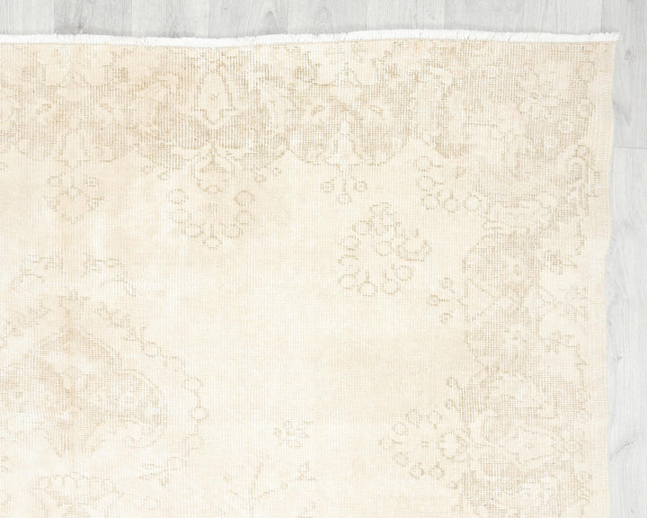Beige Oushak Rug 5' 10" x 9' 4" | No. VR66345