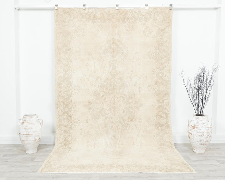 Beige Oushak Rug 5' 10" x 9' 4" | No. VR66345
