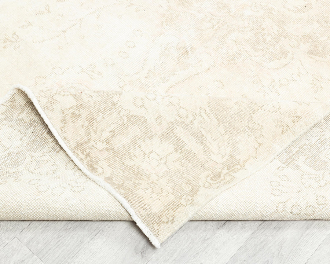 Beige Oushak Rug 5' 10" x 9' 4" | No. VR66345