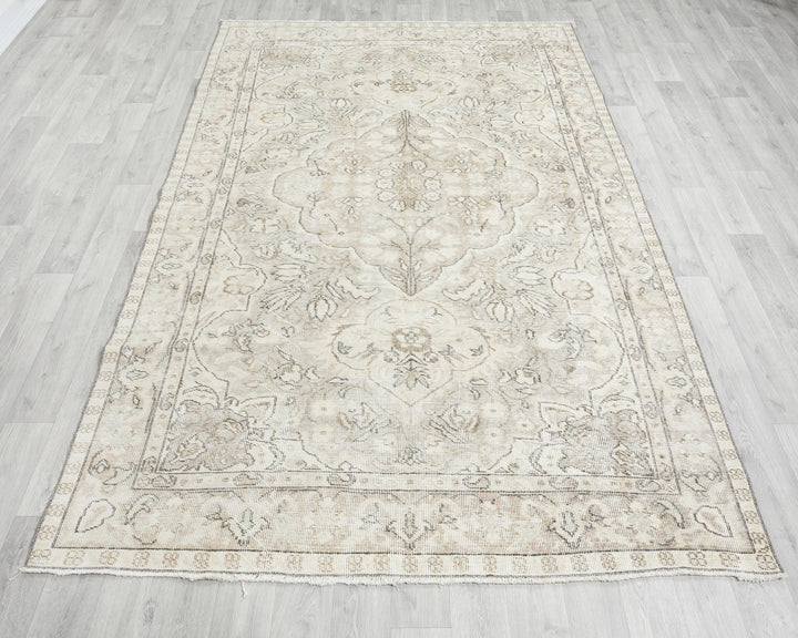 Neutral Oushak Rug 5' 7" x 8' 10" | No. VR36862