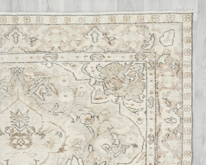 Neutral Oushak Rug 5' 7" x 8' 10" | No. VR36862