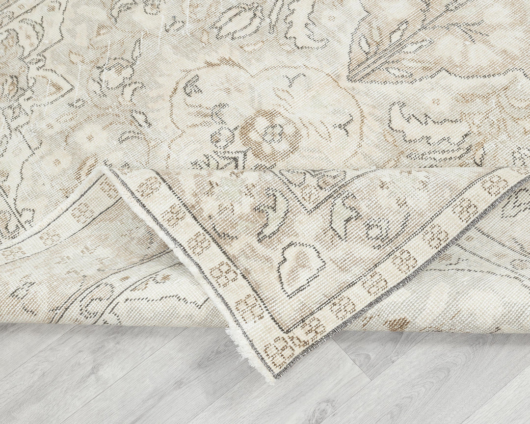 Neutral Oushak Rug 5' 7" x 8' 10" | No. VR36862