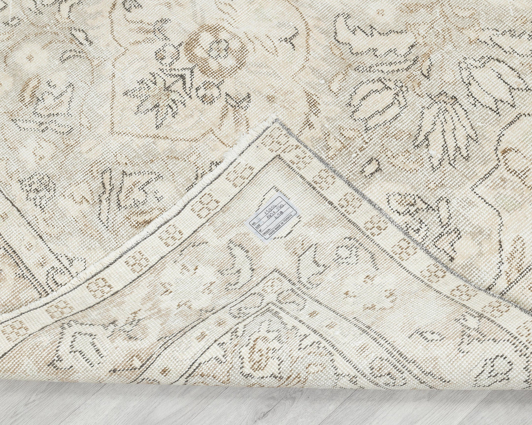 Neutral Oushak Rug 5' 7" x 8' 10" | No. VR36862