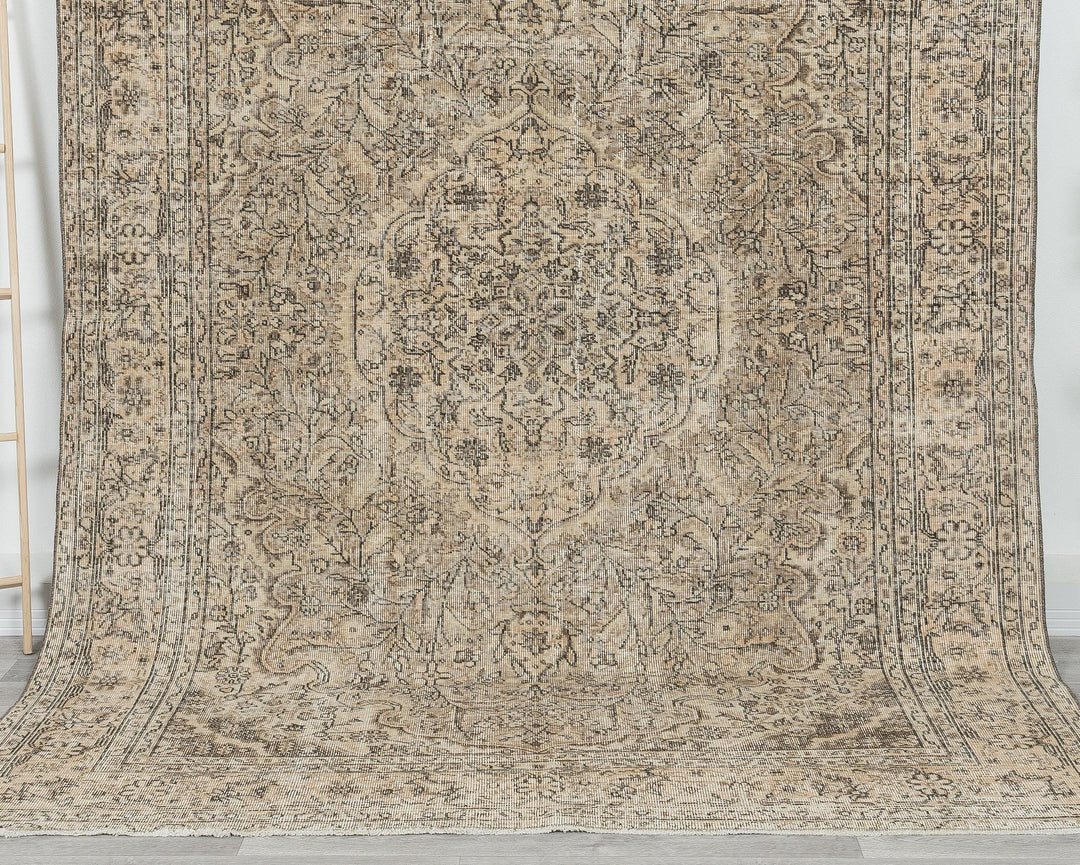 Oushak Rug 6' 8" x 9' 2" | No. VR98771