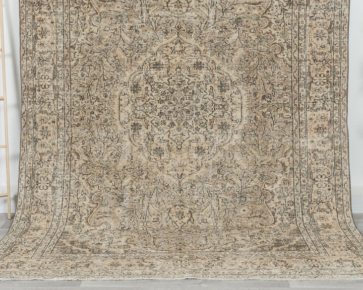 Oushak Rug 6' 8" x 9' 2" | No. VR98771