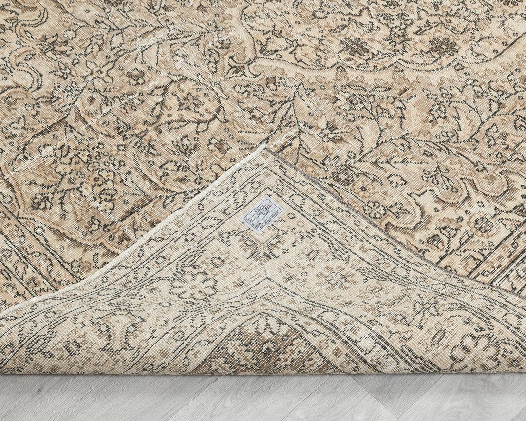 Oushak Rug 6' 8" x 9' 2" | No. VR98771