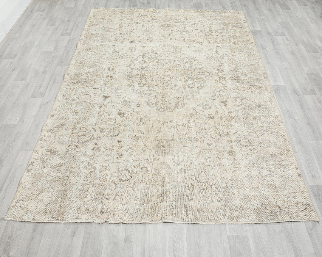 Neutral Oushak Rug 6' 7" x 8' 11" | No. VR56350