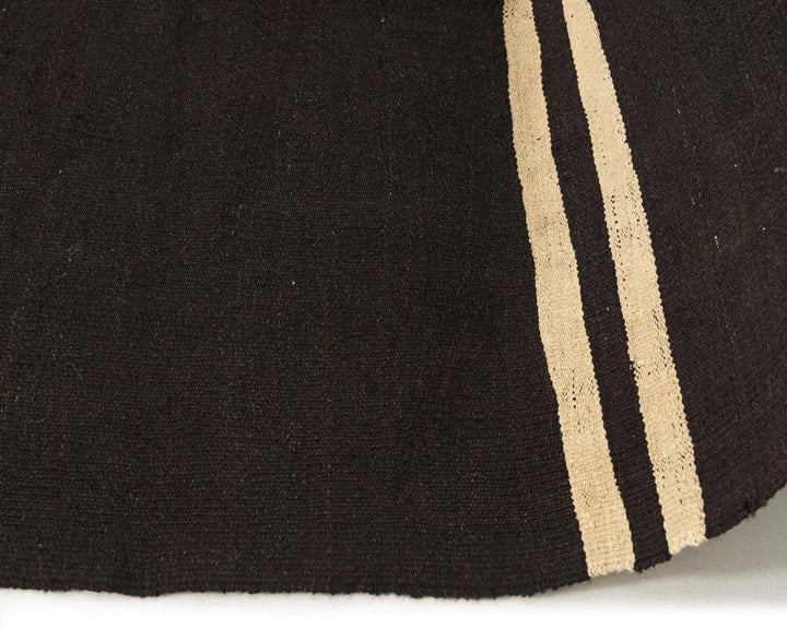 Brown Kilim Rug 5' 11" x 9' 6" | No. VR81527