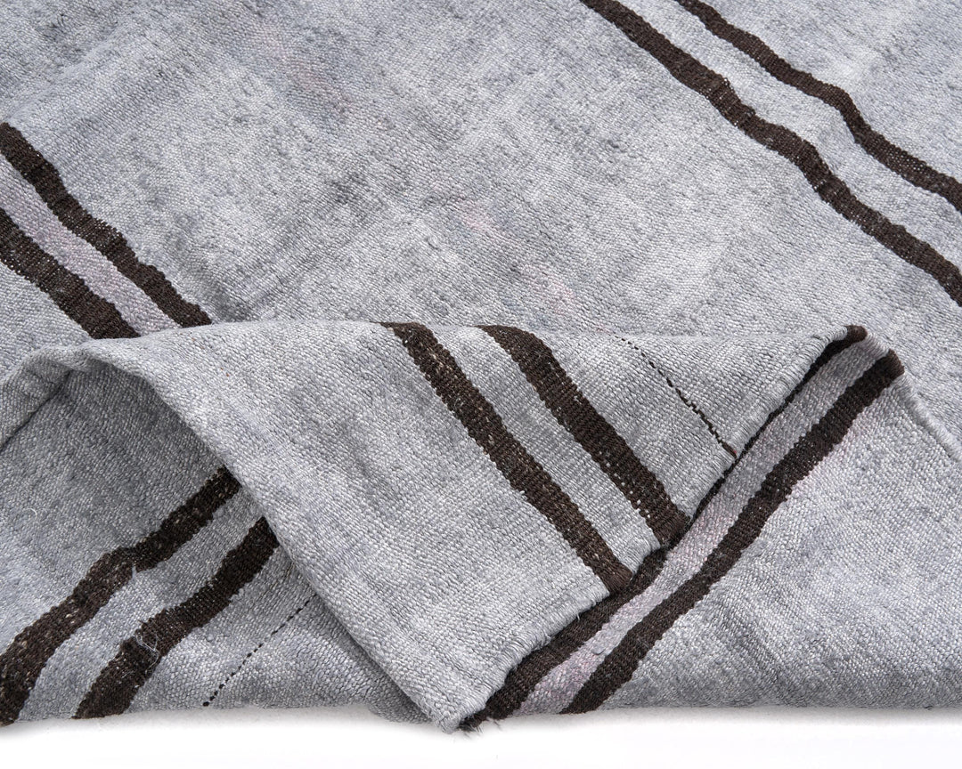 Blue Kilim Rug 5' 7" x 8' 5" | No. VR25836