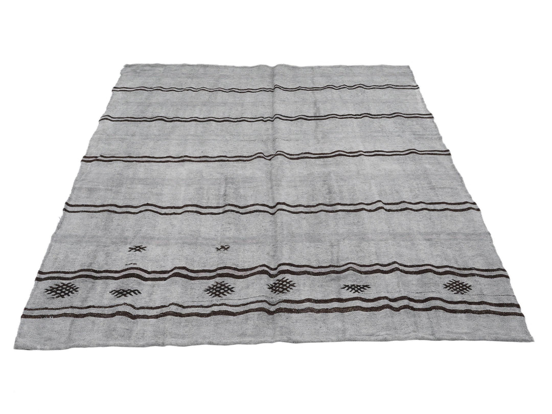 Blue Kilim Rug 5' 7" x 8' 5" | No. VR25836