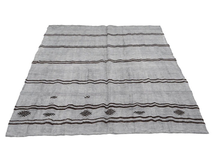 Blue Kilim Rug 5' 7" x 8' 5" | No. VR25836