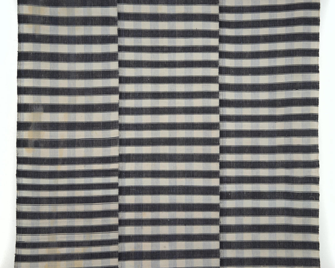 Kilim Rug 5' 7" x 8' 6" | No. VR75627