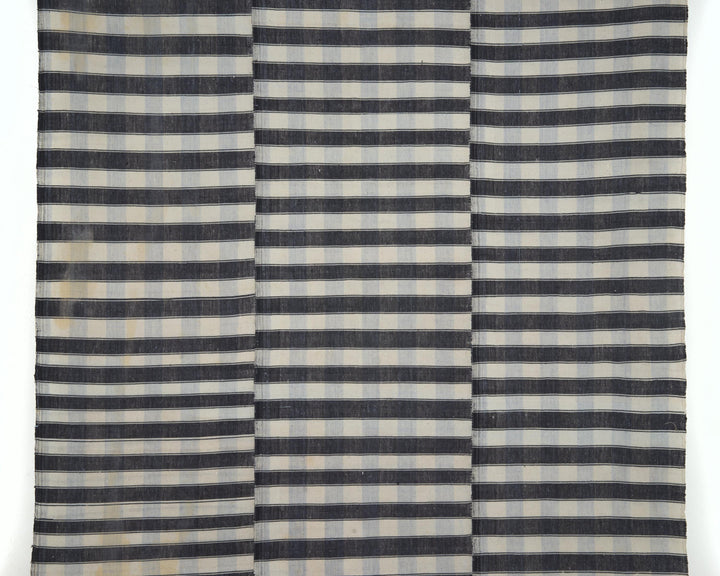 Kilim Rug 5' 7" x 8' 6" | No. VR75627