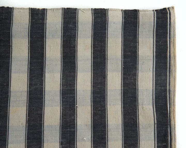 Kilim Rug 5' 7" x 8' 6" | No. VR75627