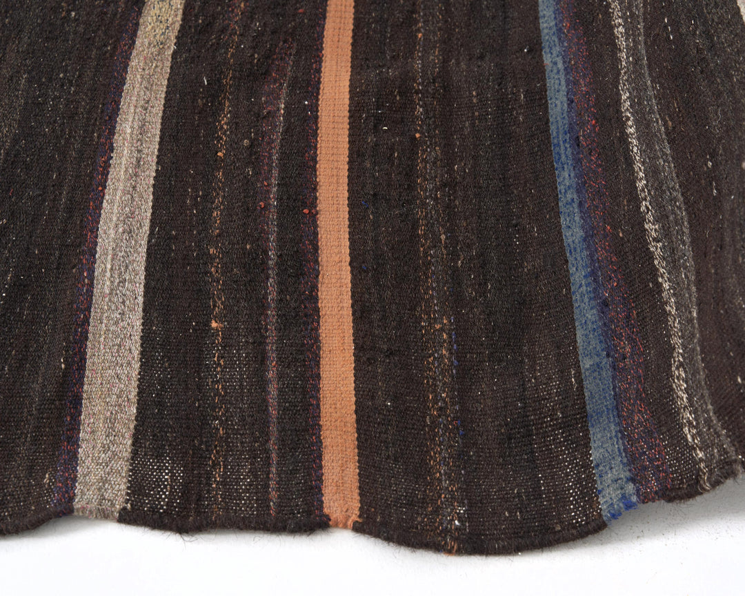 Brown Kilim Rug 5' 7" x 8' 6" | No. VR51384