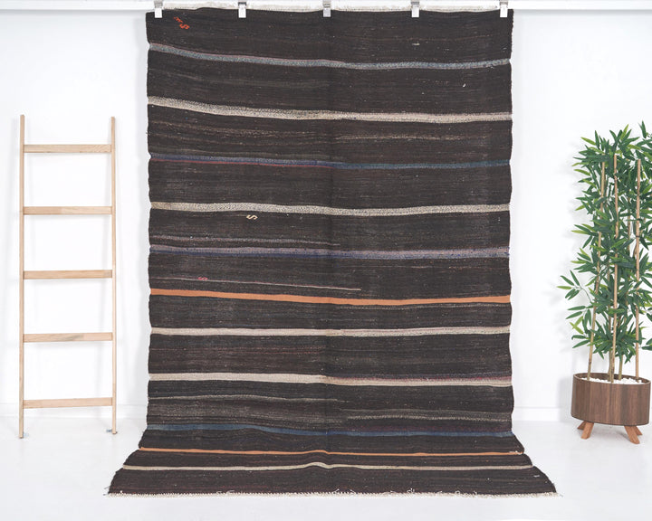 Brown Kilim Rug 5' 7" x 8' 6" | No. VR51384