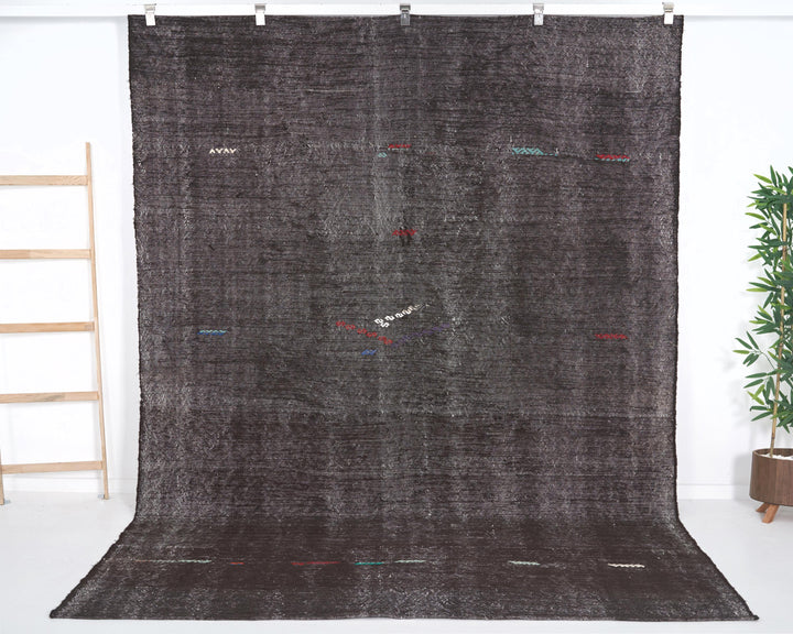 Brown Kilim Rug 6' 9" x 9' 10" | No. VR14889