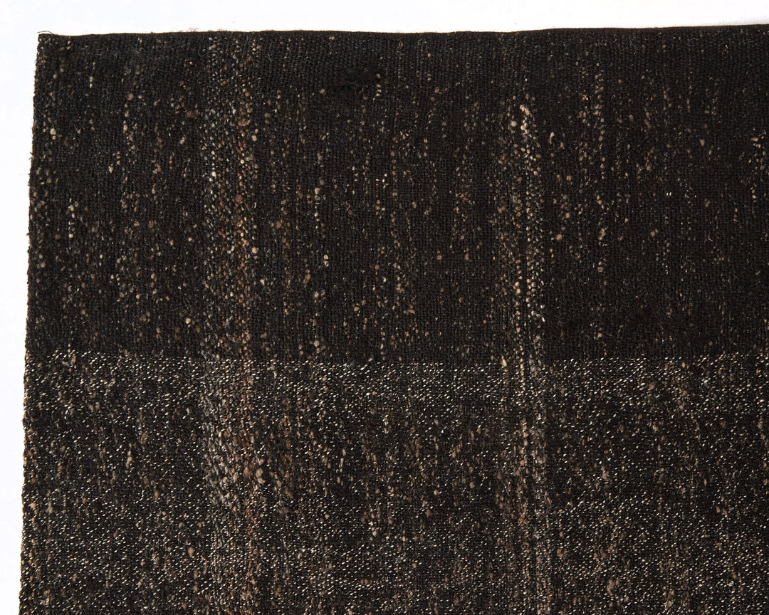Kilim Rug 5' 5" x 10' 1" | No. VR22517