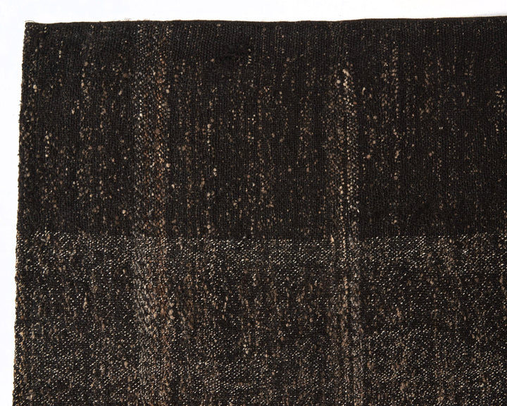 Kilim Rug 5' 5" x 10' 1" | No. VR22517