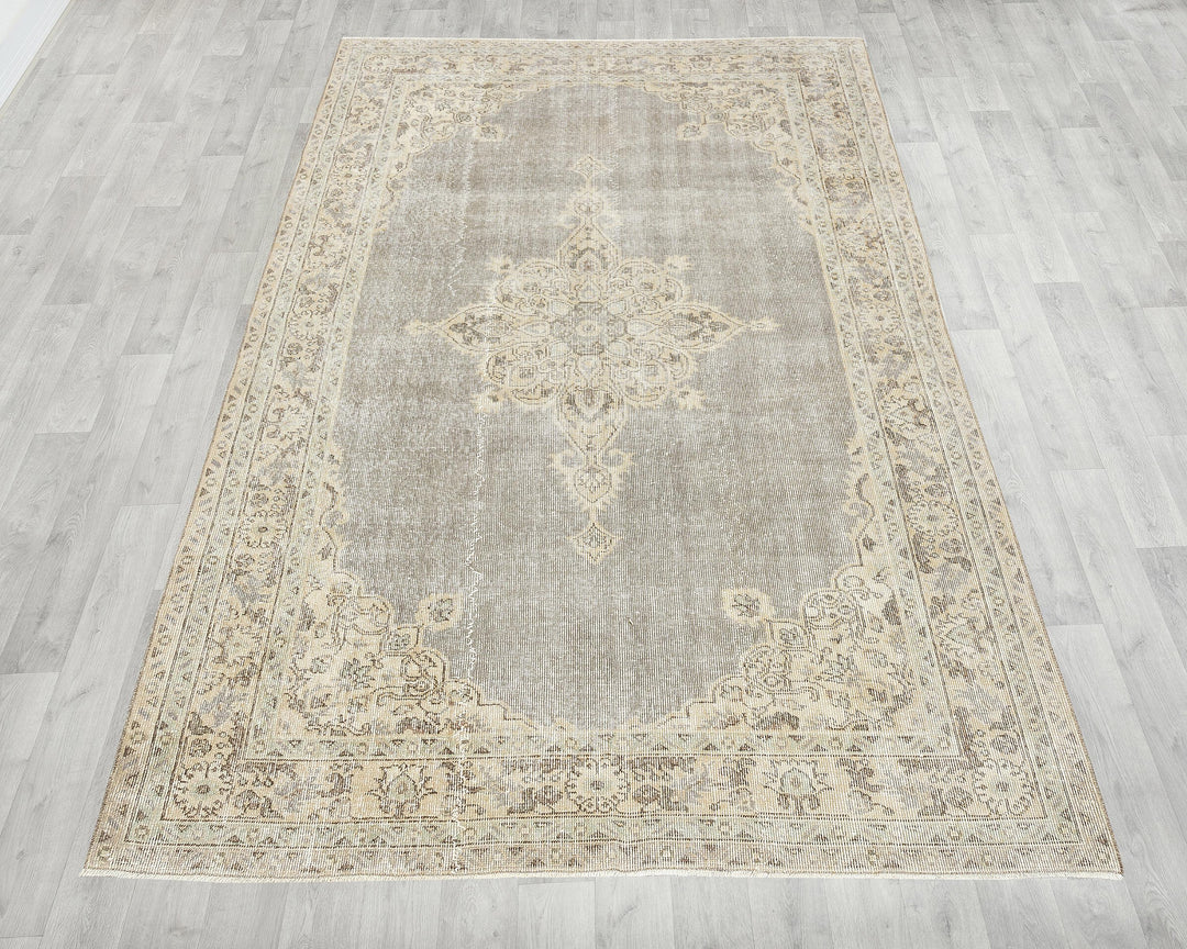 Faded Oushak Rug 5' 7" x 8' 4" | No. VR28391