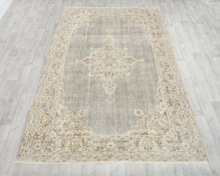 Faded Oushak Rug 5' 7" x 8' 4" | No. VR28391