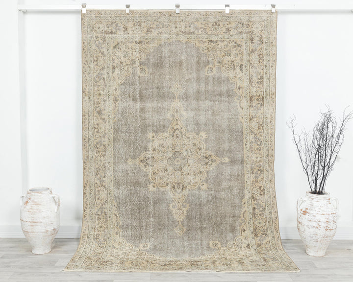 Faded Oushak Rug 5' 7" x 8' 4" | No. VR28391