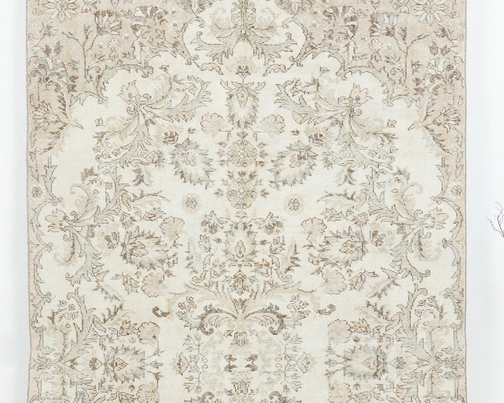 Beige Oushak Rug 5' 7" x 9' 10" | No. VR18289