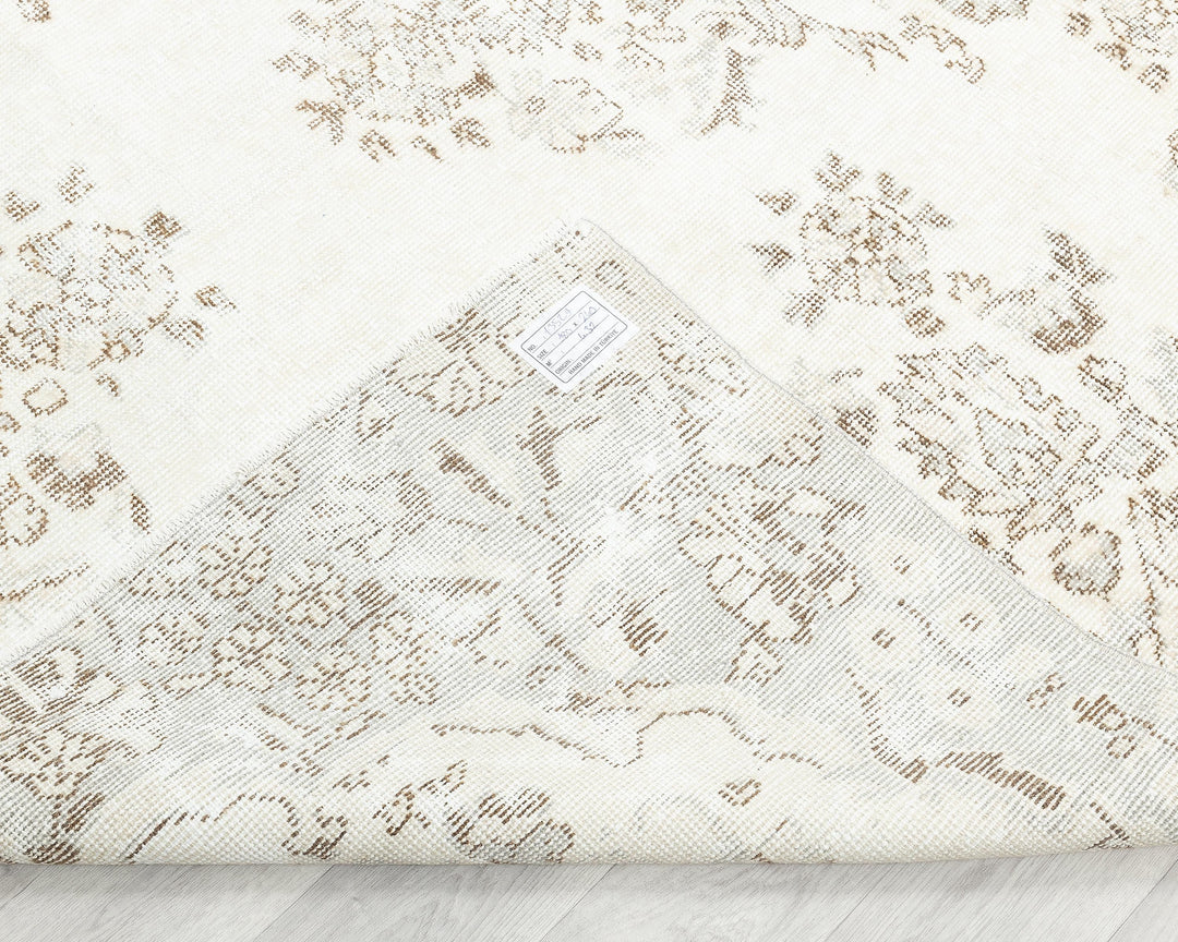 Beige Oushak Rug 5' 11" x 7' 11" | No. VR34846