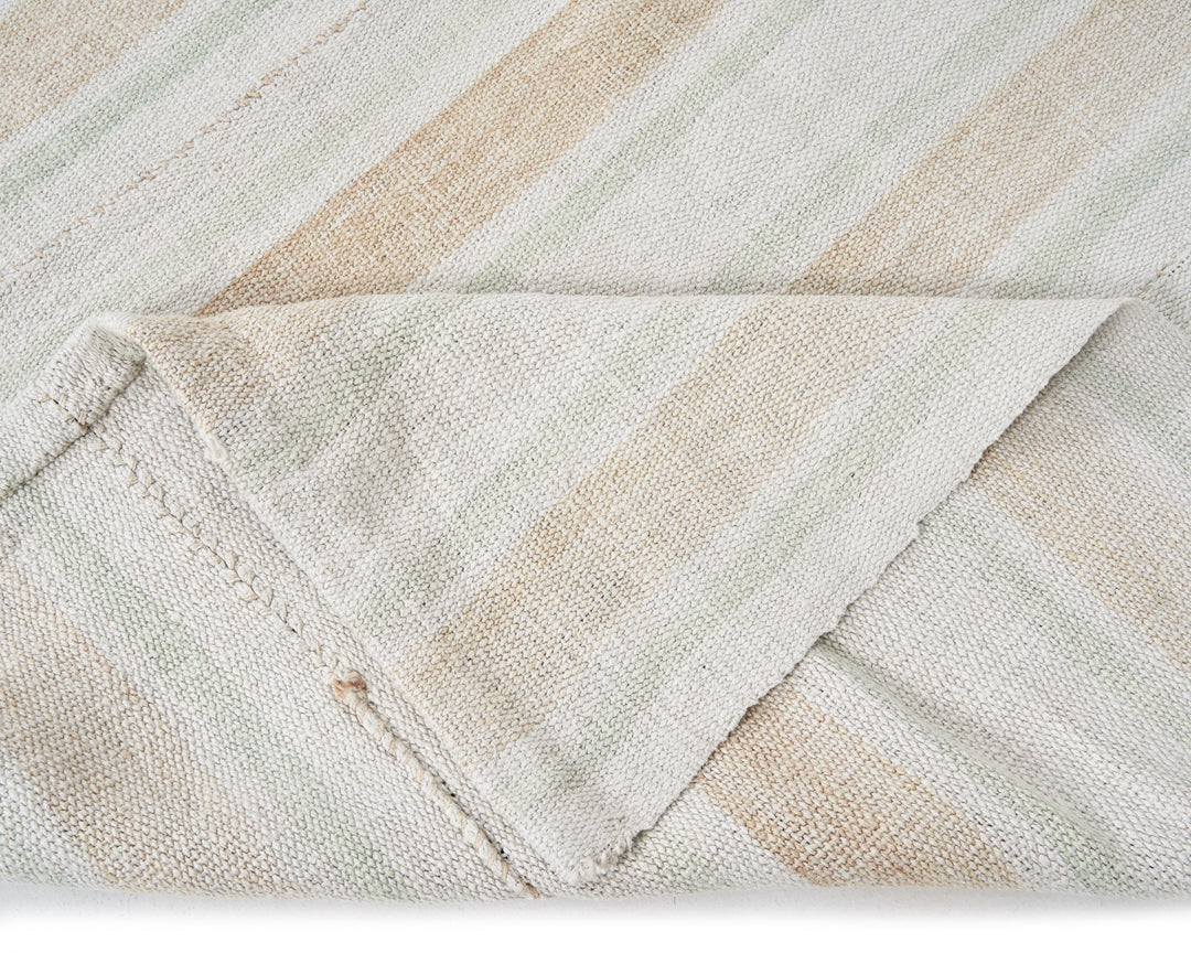 White Kilim Rug 5' 7" x 7' 1" | No. VR20975