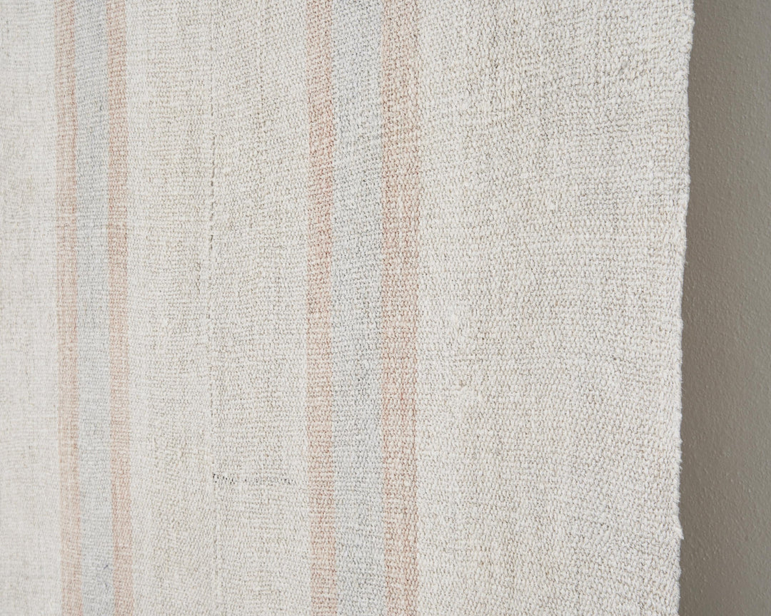 White Kilim Rug 5' 8" x 8' 1" | No. VR68005