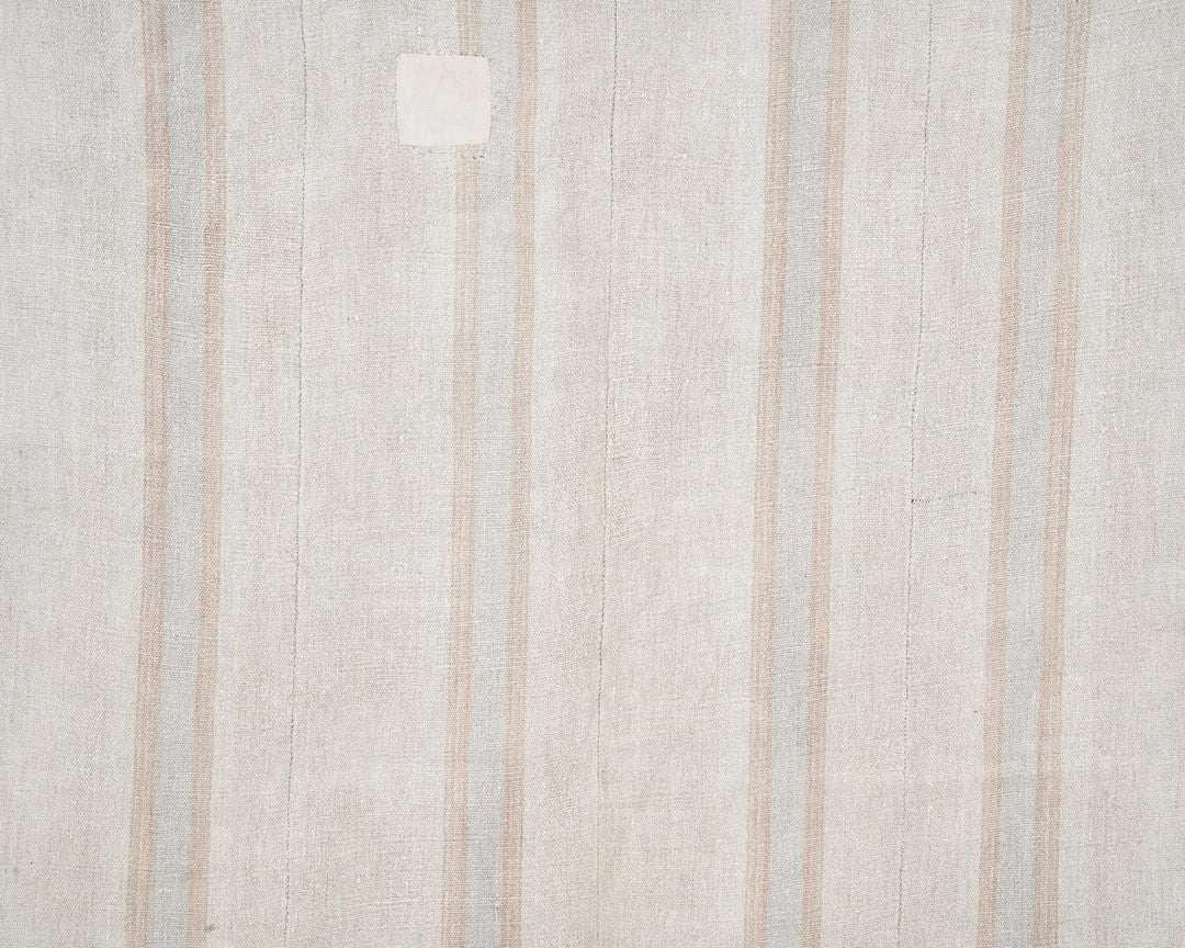 White Kilim Rug 5' 8" x 8' 1" | No. VR68005