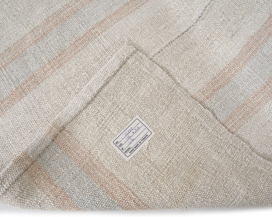 White Kilim Rug 5' 8" x 8' 1" | No. VR68005