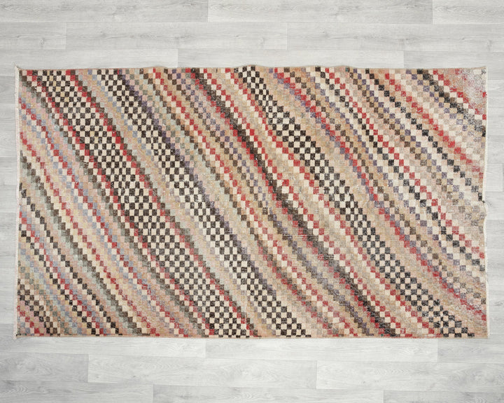 Faded Oushak Rug 3' 11" x 6' 7" | No. VR56537