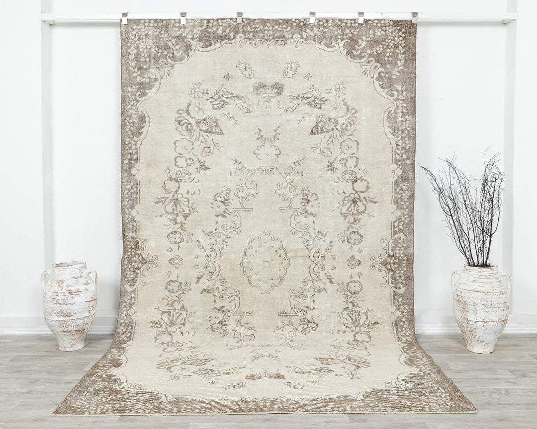 Neutral Oushak Rug 6' 2" x 10' 1" | No. VR11553