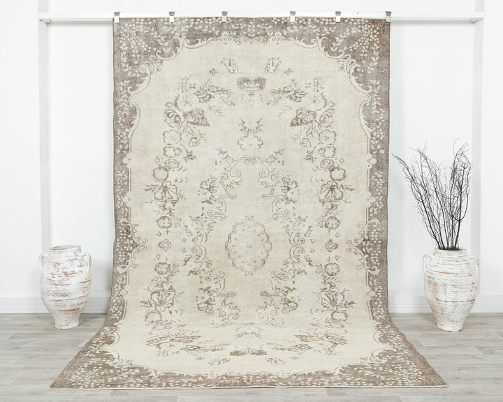 Neutral Oushak Rug 6' 2" x 10' 1" | No. VR11553