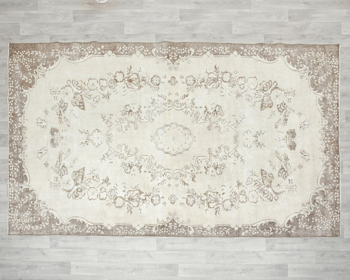 Neutral Oushak Rug 6' 2" x 10' 1" | No. VR11553