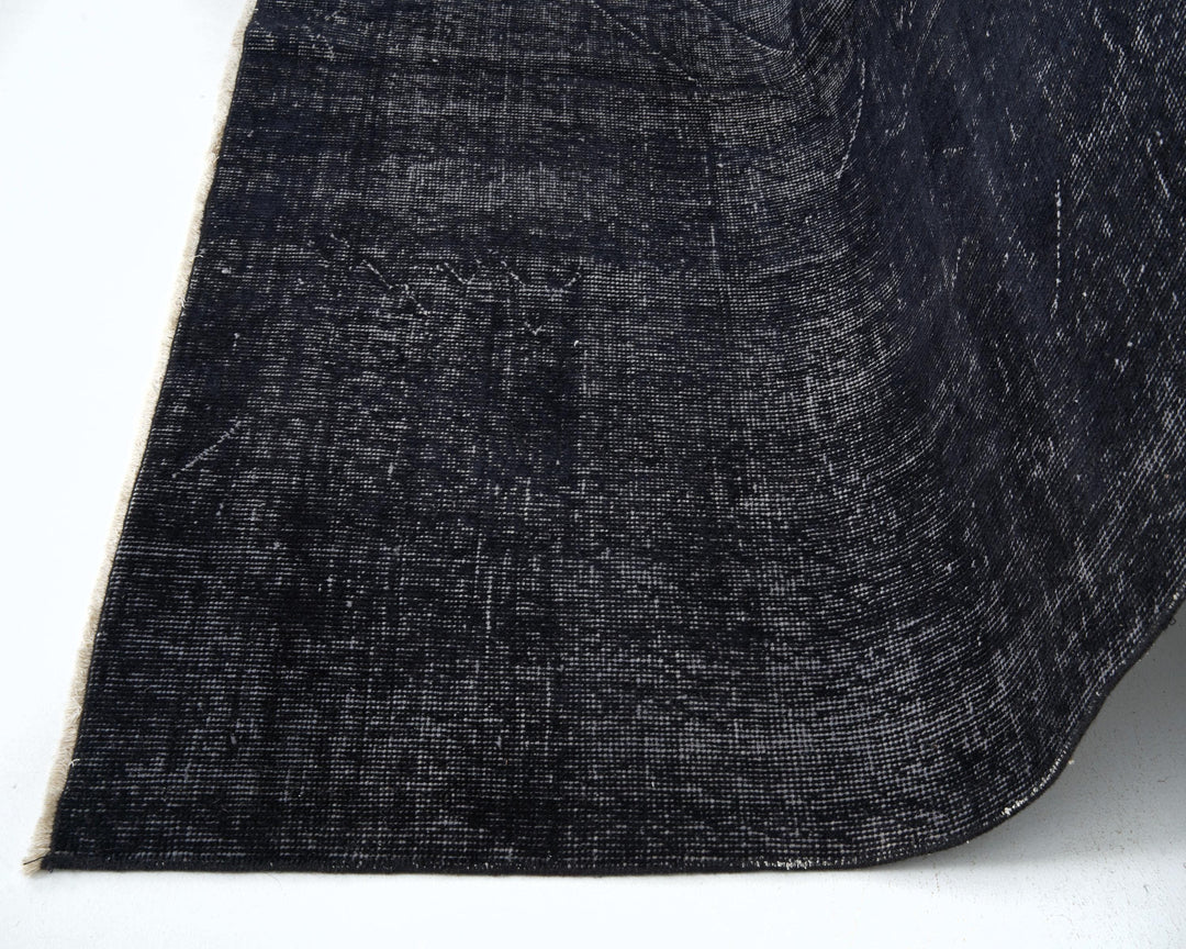 Black Oushak Rug 5' 7" x 8' 2" | No. VR89952
