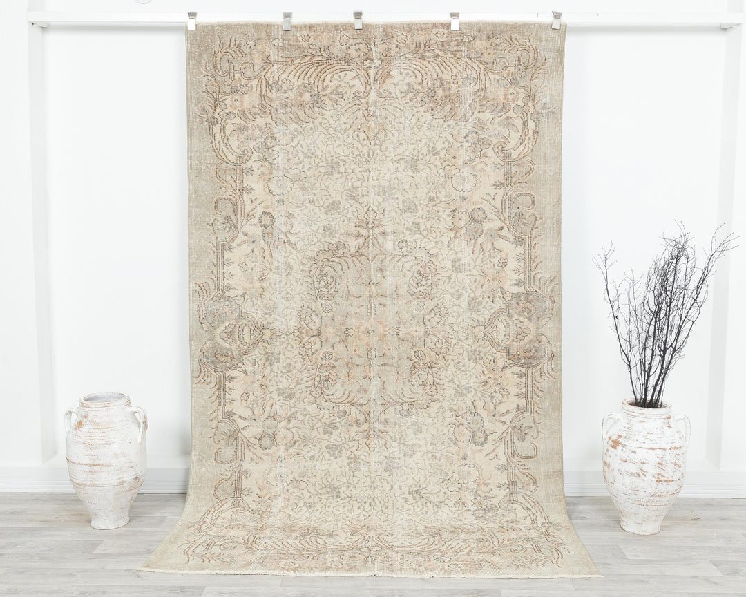 Neutral Oushak Rug 5' 4" x 8' 8" | No. VR58005