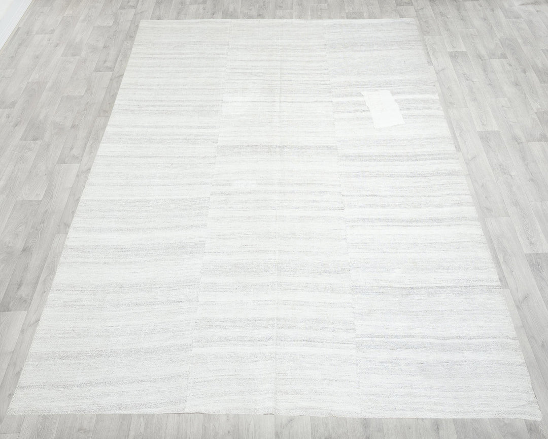 White Kilim Rug 6' 9" x 8' 7" | No. VR10327