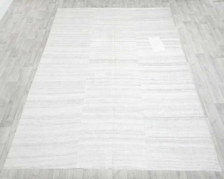 White Kilim Rug 6' 9" x 8' 7" | No. VR10327